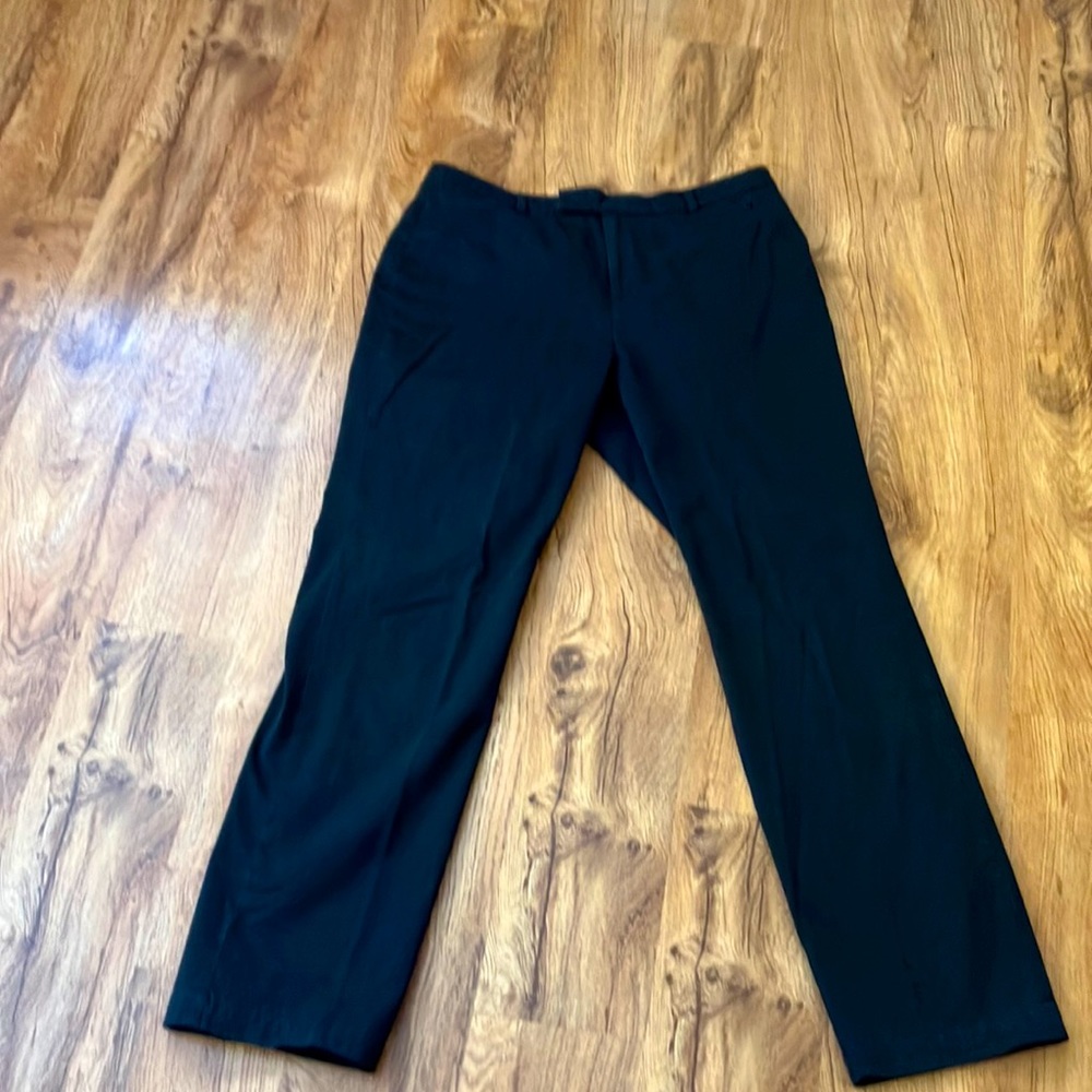 Women’s size 6 black dockers flat front pants chinos